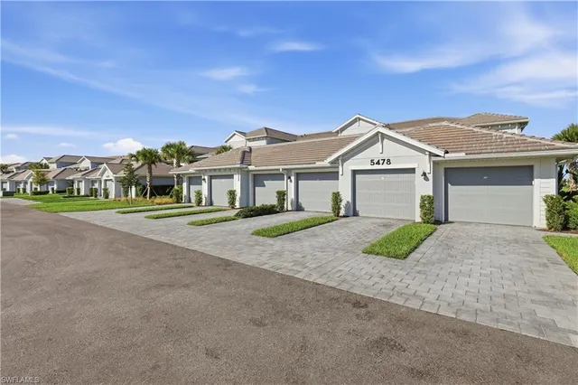 $299,498 | 5478 Double Eagle Circle, Unit 3522, Ave Maria, FL 34142
