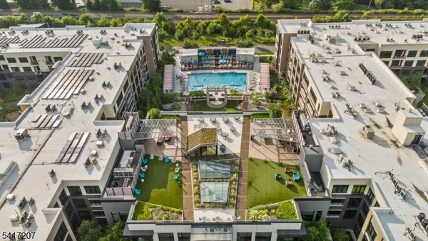 $4,275 | 8 Jessica Lane, Unit 203, Union, NJ 07083