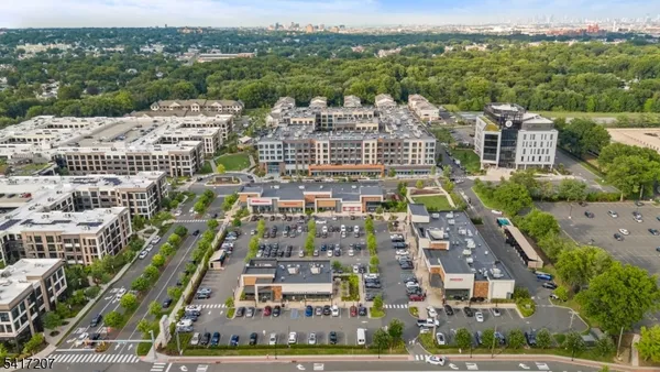 $4,275 | 8 Jessica Lane, Unit 203, Union, NJ 07083