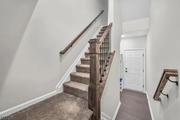 $4,275 | 8 Jessica Lane, Unit 203, Union, NJ 07083