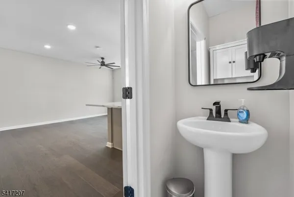 $4,275 | 8 Jessica Lane, Unit 203, Union, NJ 07083