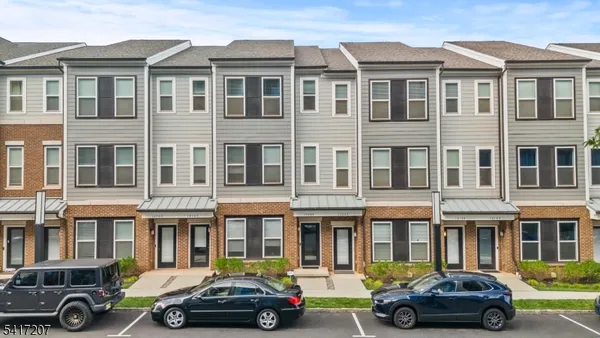 $4,275 | 8 Jessica Lane, Unit 203, Union, NJ 07083