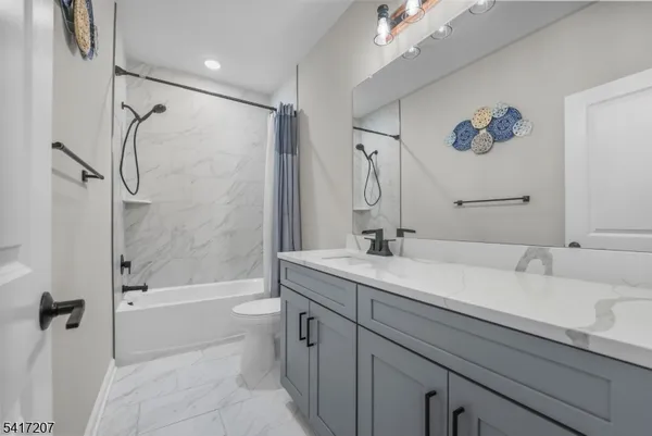 $4,275 | 8 Jessica Lane, Unit 203, Union, NJ 07083