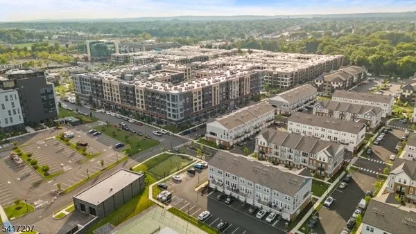 $4,275 | 8 Jessica Lane, Unit 203, Union, NJ 07083