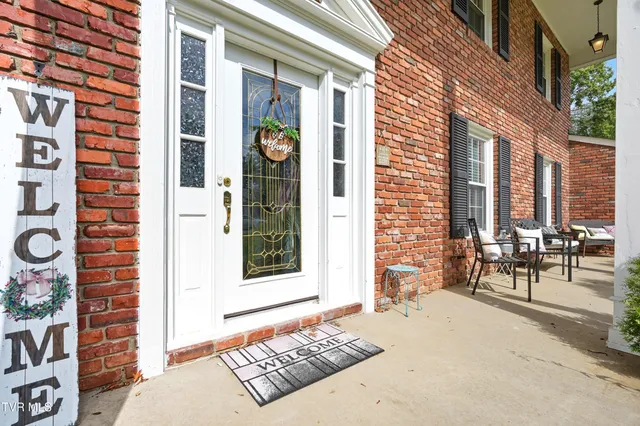 $450,000 | 405 Oakmont Drive, Kingsport, TN 37663