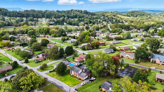 $450,000 | 405 Oakmont Drive, Kingsport, TN 37663