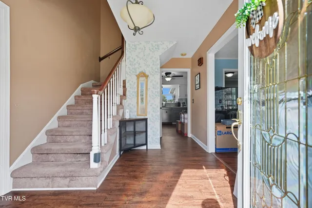 $450,000 | 405 Oakmont Drive, Kingsport, TN 37663