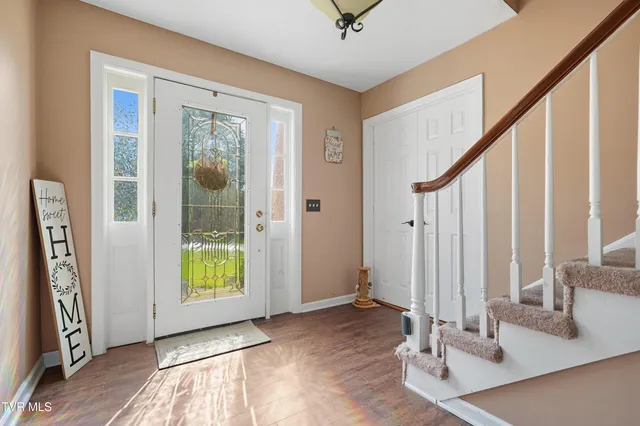 $450,000 | 405 Oakmont Drive, Kingsport, TN 37663