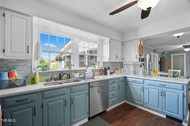 $450,000 | 405 Oakmont Drive, Kingsport, TN 37663