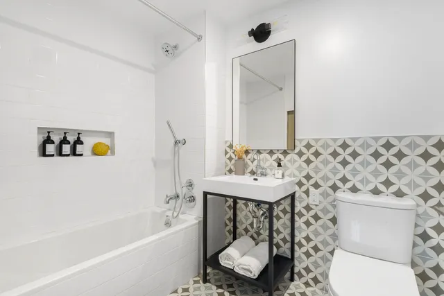 $6,500 | 540 Graham Avenue, Unit 202 | Greenpoint