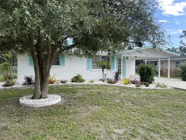 $1,600 | 2027 Georgia Avenue, Englewood, FL 34224
