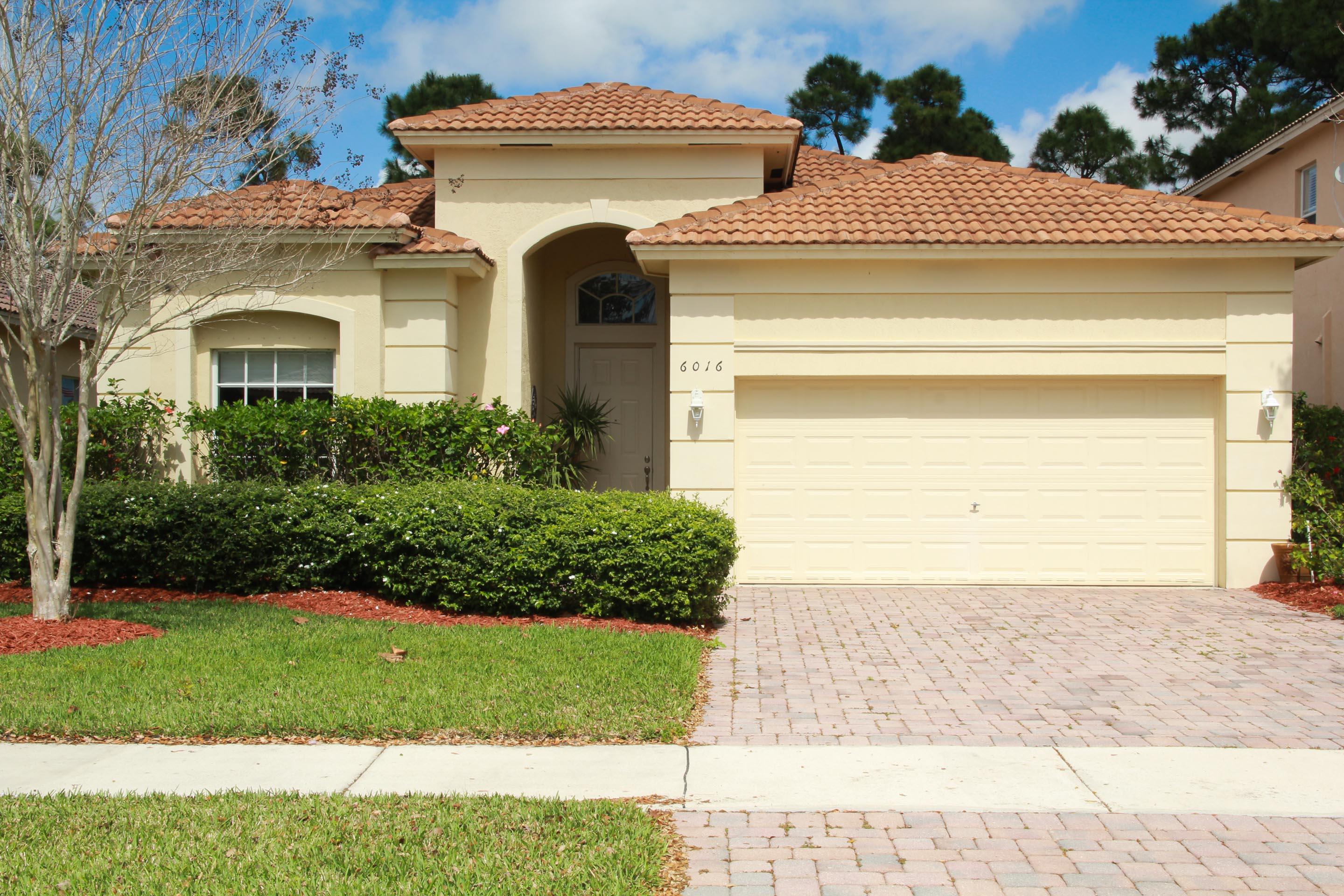 6016 Spring Lake Terrace Fort Pierce, FL 34951 - Photo 1 of 19 Front