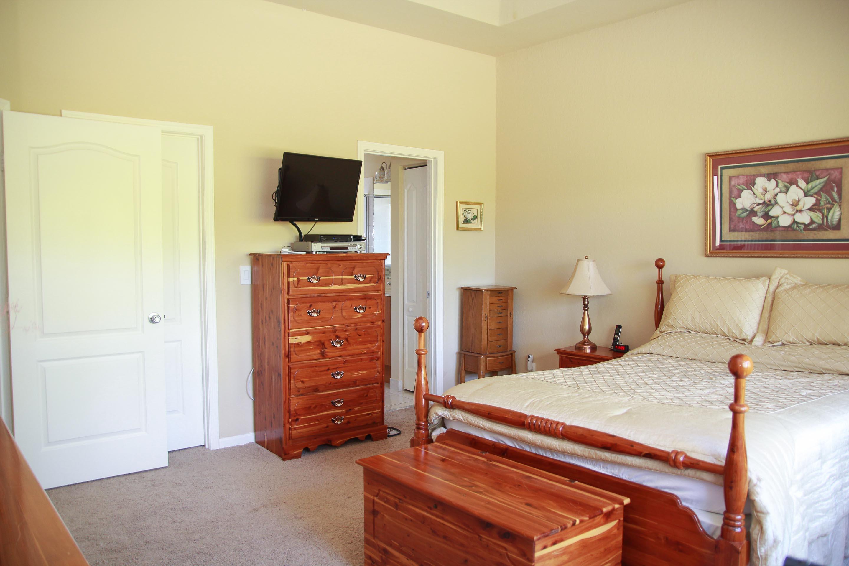 6016 Spring Lake Terrace Fort Pierce, FL 34951 - Photo 10 of 19 Master 2.jpg