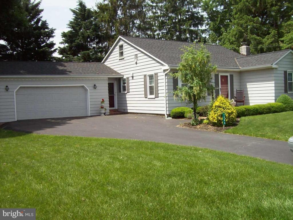 1284 Graystone Road Manheim, PA 17545 - Photo 3 of 24