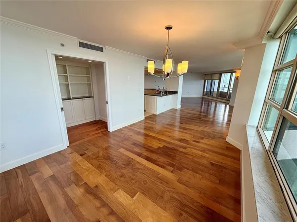 $7,000 | 988 Boulevard Of The Arts, Unit 1617, Sarasota, FL 34236