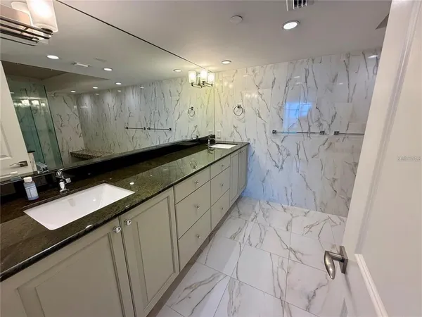 $7,000 | 988 Boulevard Of The Arts, Unit 1617, Sarasota, FL 34236