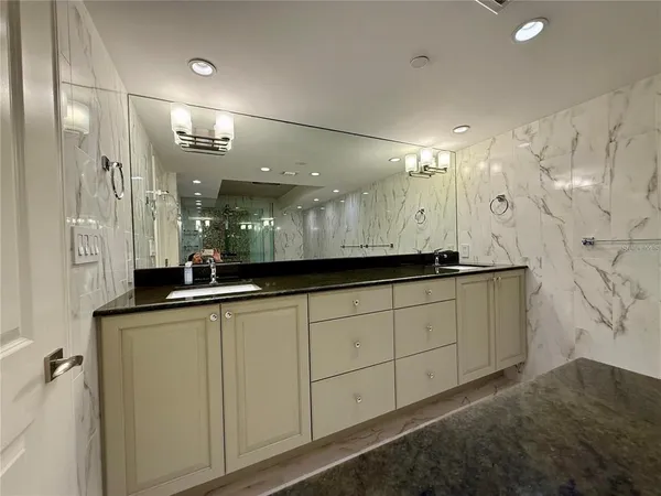 $7,000 | 988 Boulevard Of The Arts, Unit 1617, Sarasota, FL 34236