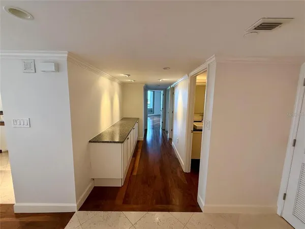 $7,000 | 988 Boulevard Of The Arts, Unit 1617, Sarasota, FL 34236