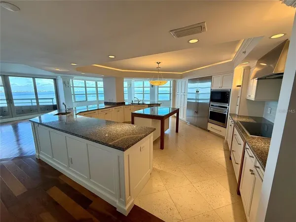 $7,000 | 988 Boulevard Of The Arts, Unit 1617, Sarasota, FL 34236