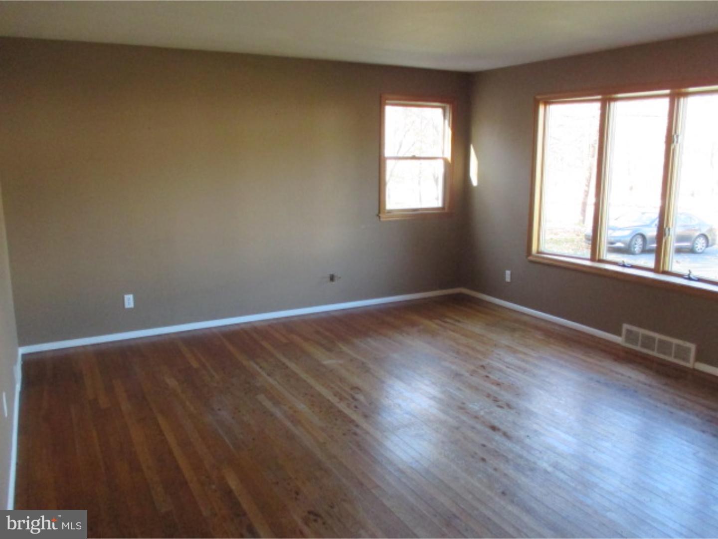 408 Powell Road Mount Holly, NJ 08060 - Photo 4 of 16 Gallery Image 4