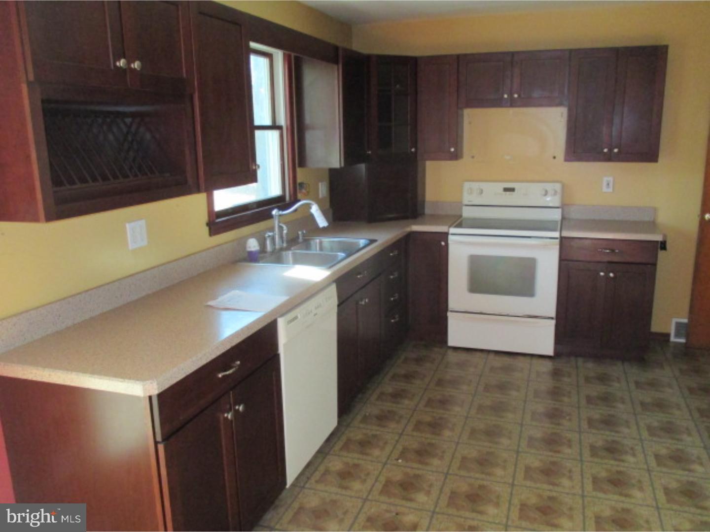 408 Powell Road Mount Holly, NJ 08060 - Photo 6 of 16 Gallery Image 6