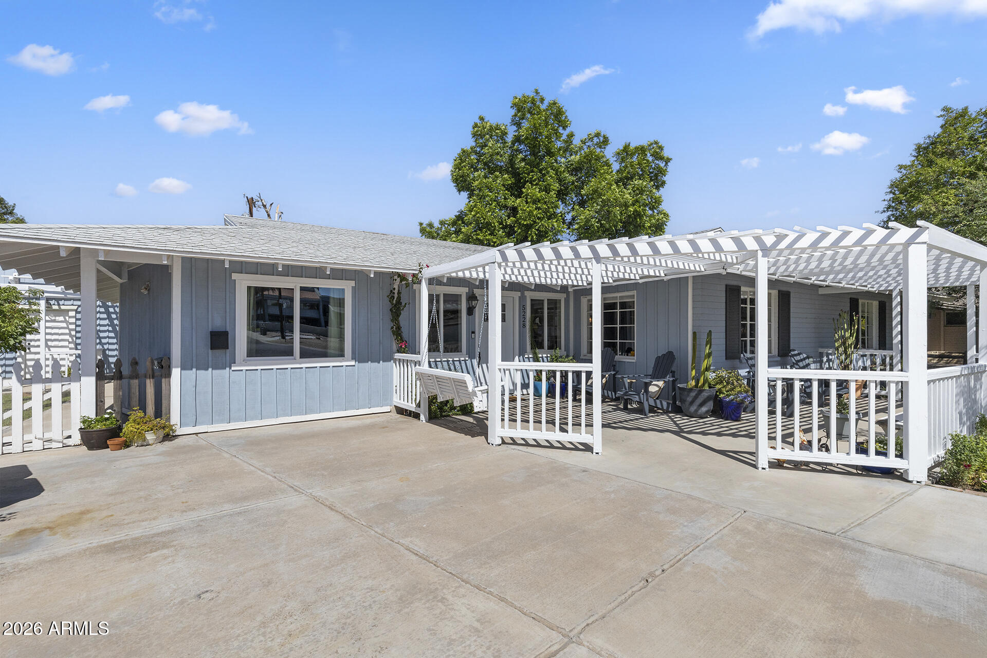 5228 North 15th Street Phoenix, AZ 85014 - Photo 13 of 96 a view of a building with a porch