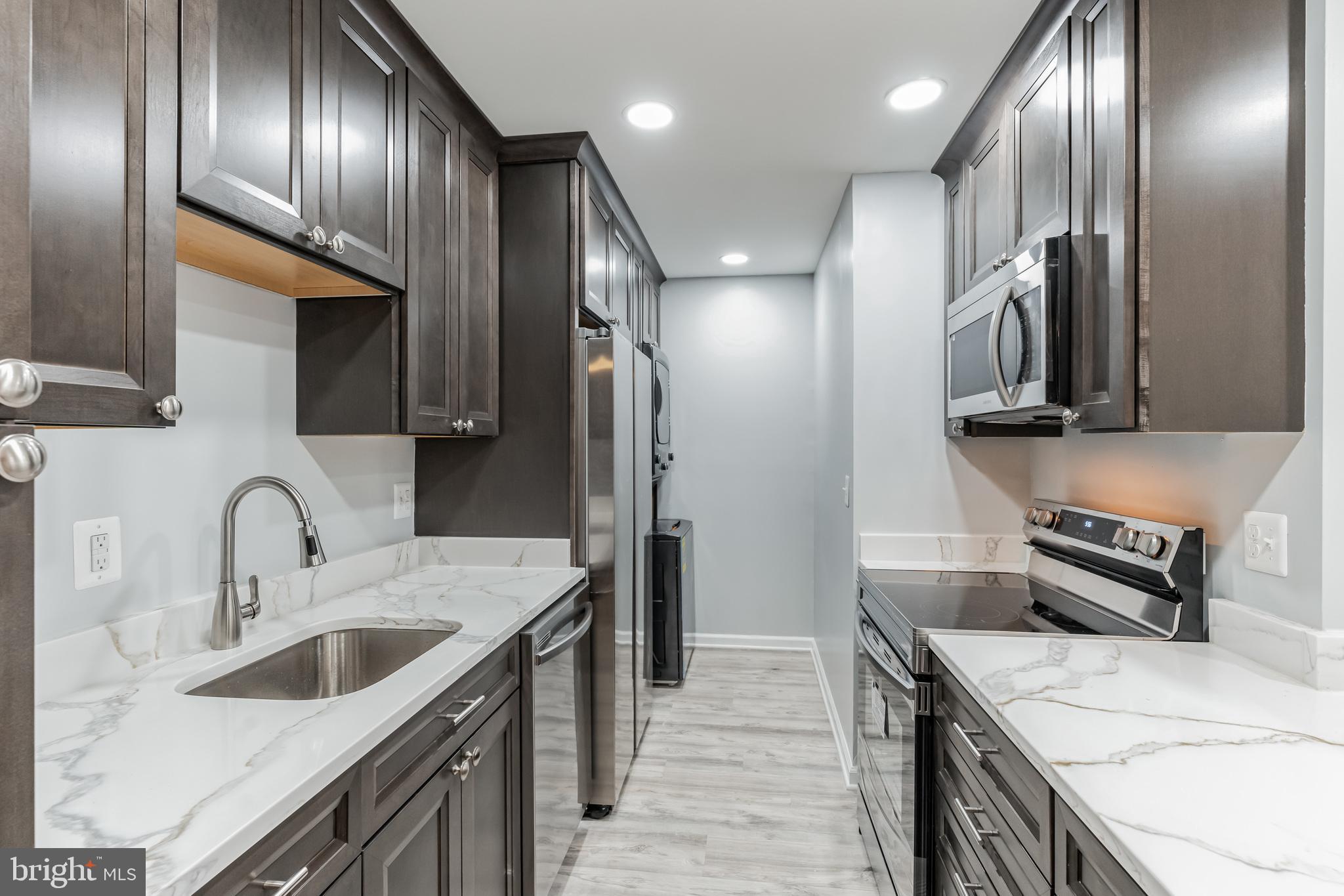 14903 Rydell Road, Unit 304 Centreville, VA 20121 - Photo 1 of 15