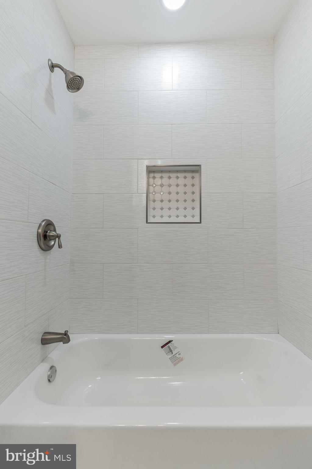 14903 Rydell Road, Unit 304 Centreville, VA 20121 - Photo 8 of 15