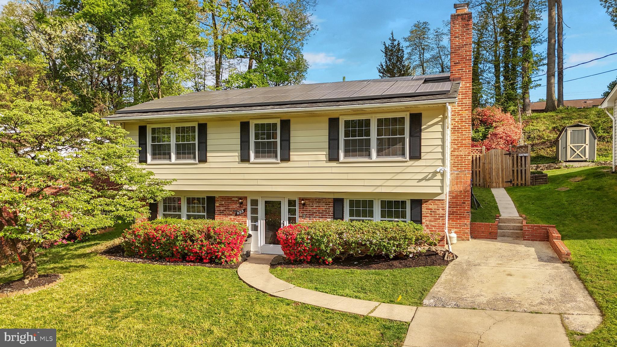 Welcome Home to 833 Loxford Terrace!!