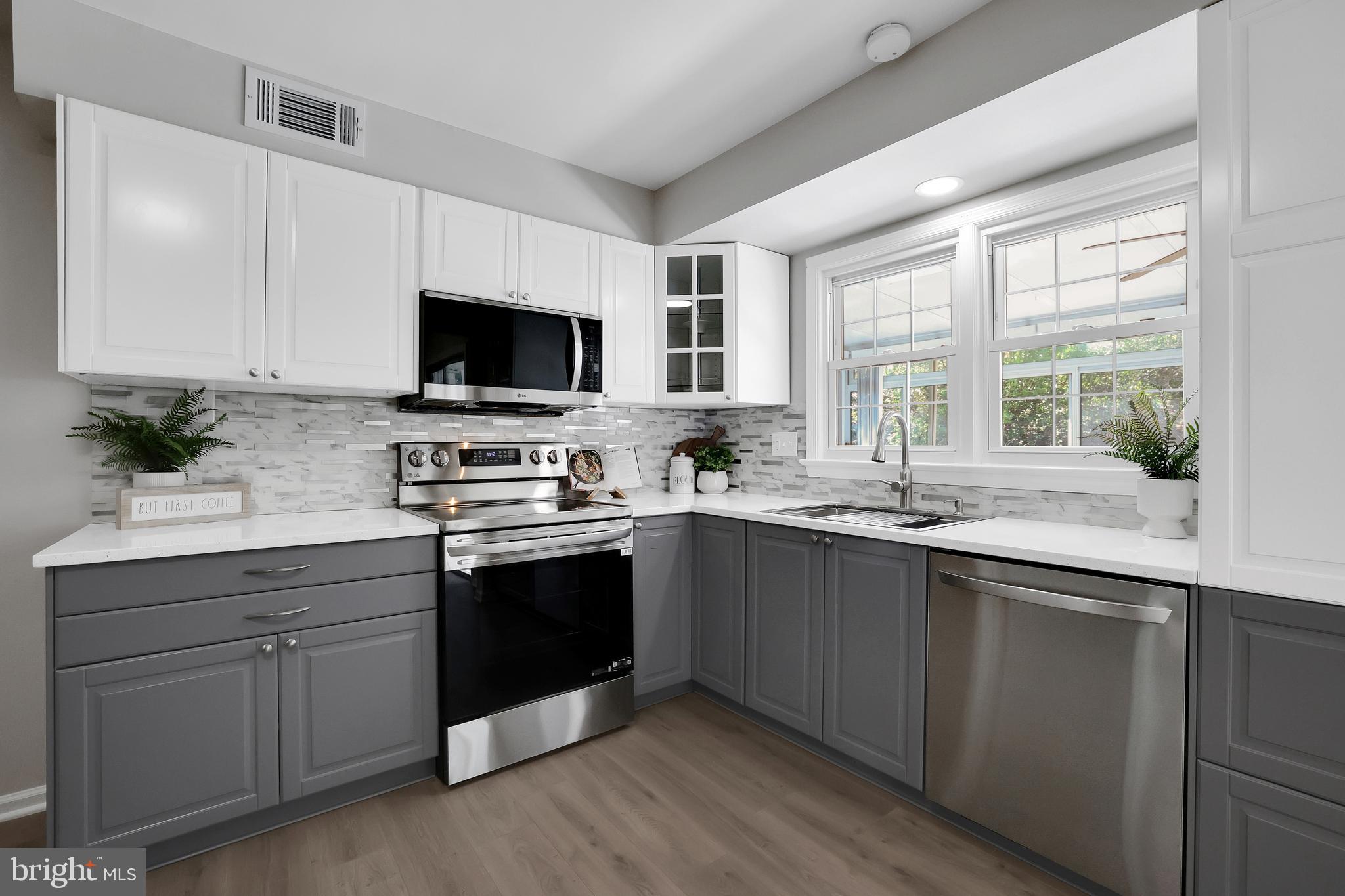 833 Loxford Terrace Silver Spring, MD 20901 - Photo 4 of 52