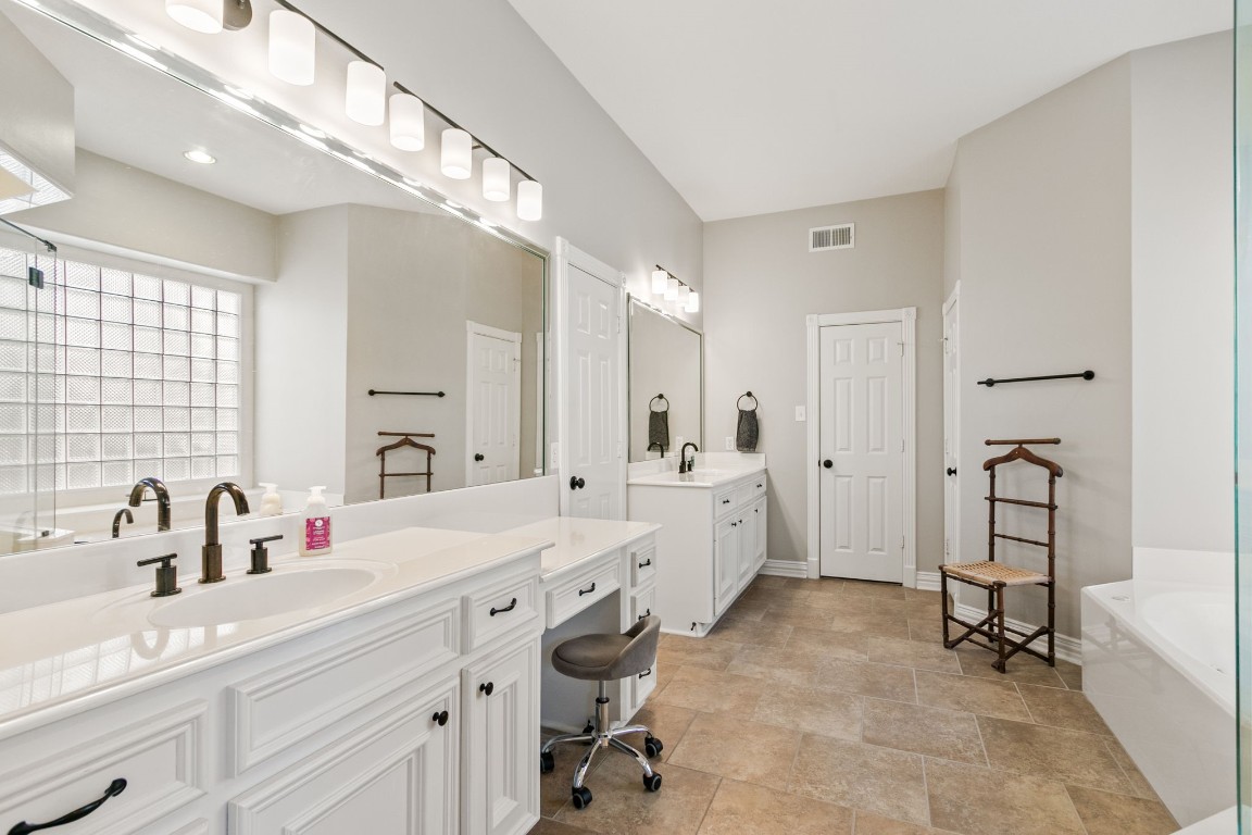 5803 Desert Oak Way Spring, TX 77379 - Photo 11 of 50