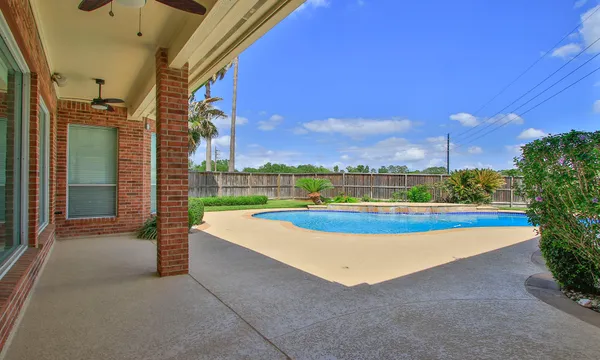 $585,000 | 5803 Desert Oak Way, Spring, TX 77379