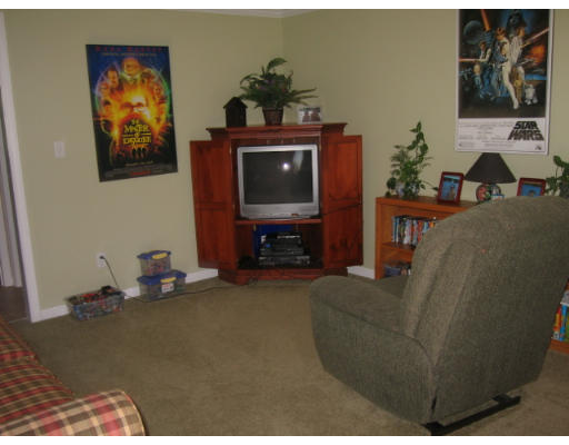 627 Marston Road Northbridge, MA 01588 - Photo 8 of 18