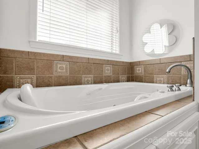 $799,900 | 2137 6th Street Northwest, Hickory, NC 28601