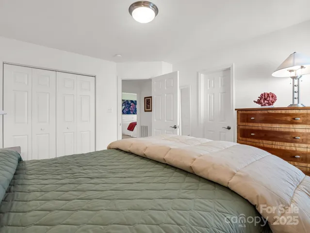 $799,900 | 2137 6th Street Northwest, Hickory, NC 28601