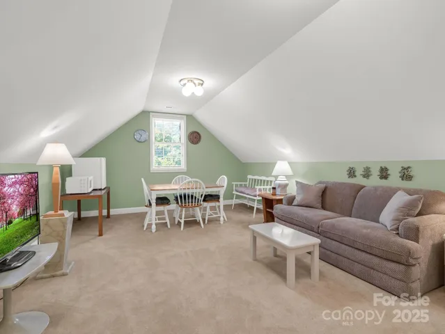 $799,900 | 2137 6th Street Northwest, Hickory, NC 28601