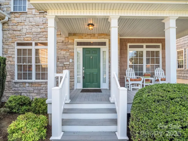 $799,900 | 2137 6th Street Northwest, Hickory, NC 28601