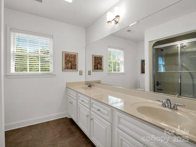 $799,900 | 2137 6th Street Northwest, Hickory, NC 28601