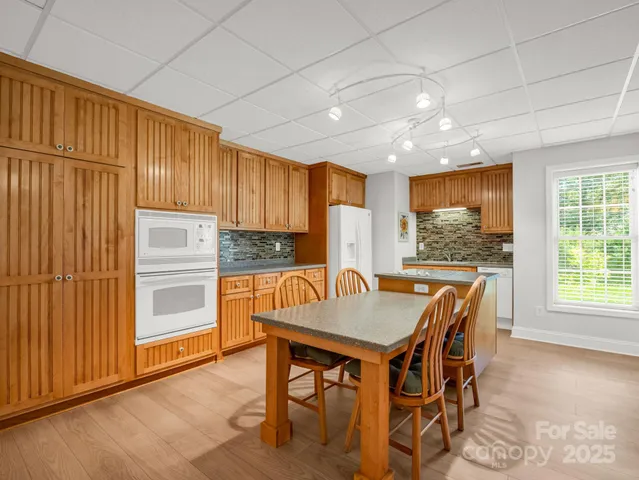 $799,900 | 2137 6th Street Northwest, Hickory, NC 28601