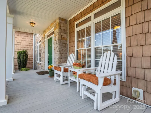 $799,900 | 2137 6th Street Northwest, Hickory, NC 28601