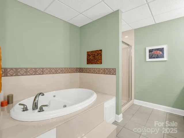 $799,900 | 2137 6th Street Northwest, Hickory, NC 28601