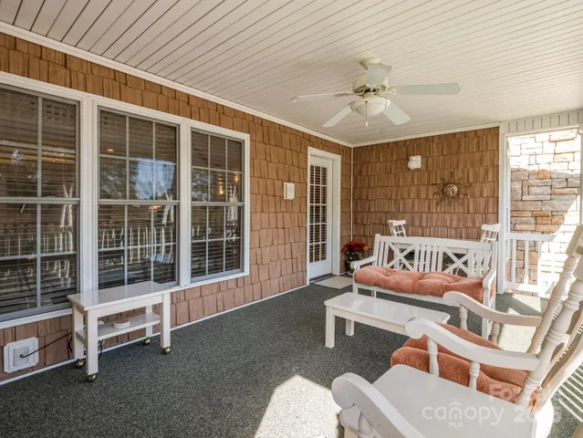 $799,900 | 2137 6th Street Northwest, Hickory, NC 28601