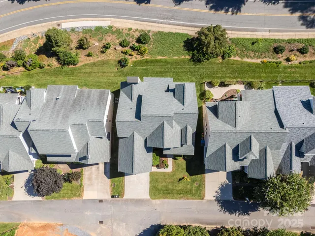 $799,900 | 2137 6th Street Northwest, Hickory, NC 28601