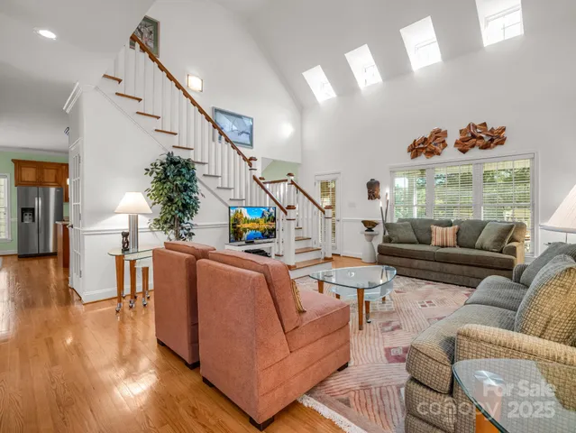 $799,900 | 2137 6th Street Northwest, Hickory, NC 28601