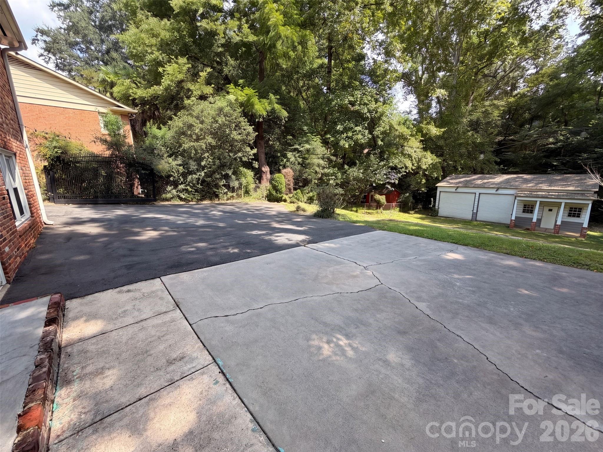 1527 Burnley Road Charlotte, NC 28210 - Photo 24 of 28 Gallery Image 24