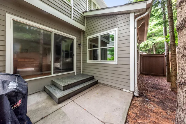 $525,000 | 17820 Valley Cove Court, Deephaven, MN 55391