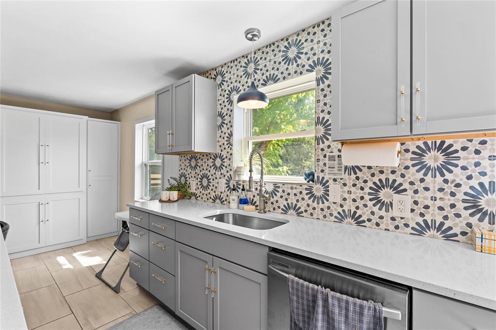 1933 Walter Smith Road Azle, TX 76020 - Photo 16 of 40 a bathroom with a sink and a mirror