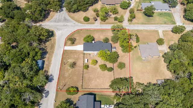 $450,000 | 1933 Walter Smith Road, Azle, TX 76020