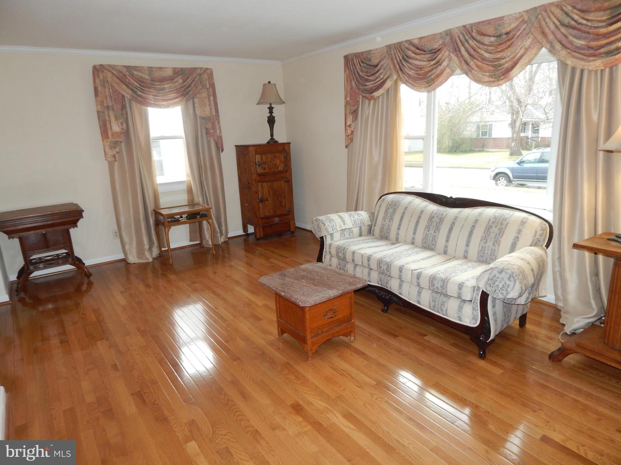 107 Chell Road Joppa, MD 21085 - Photo 12 of 28 Living Room