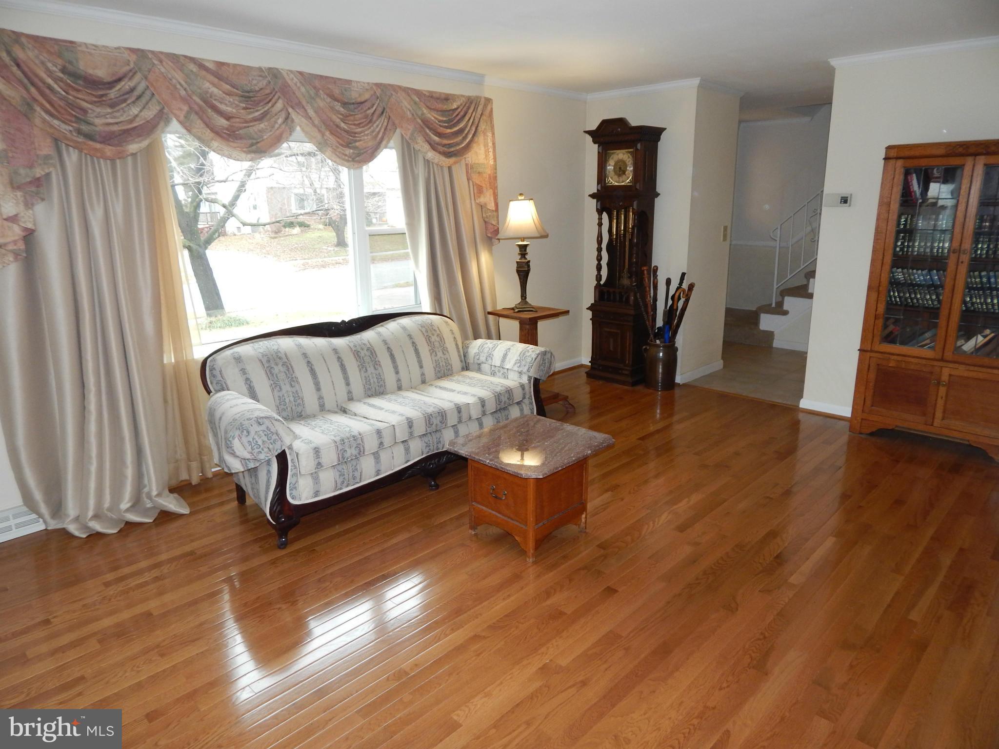 107 Chell Road Joppa, MD 21085 - Photo 6 of 28 Living Room